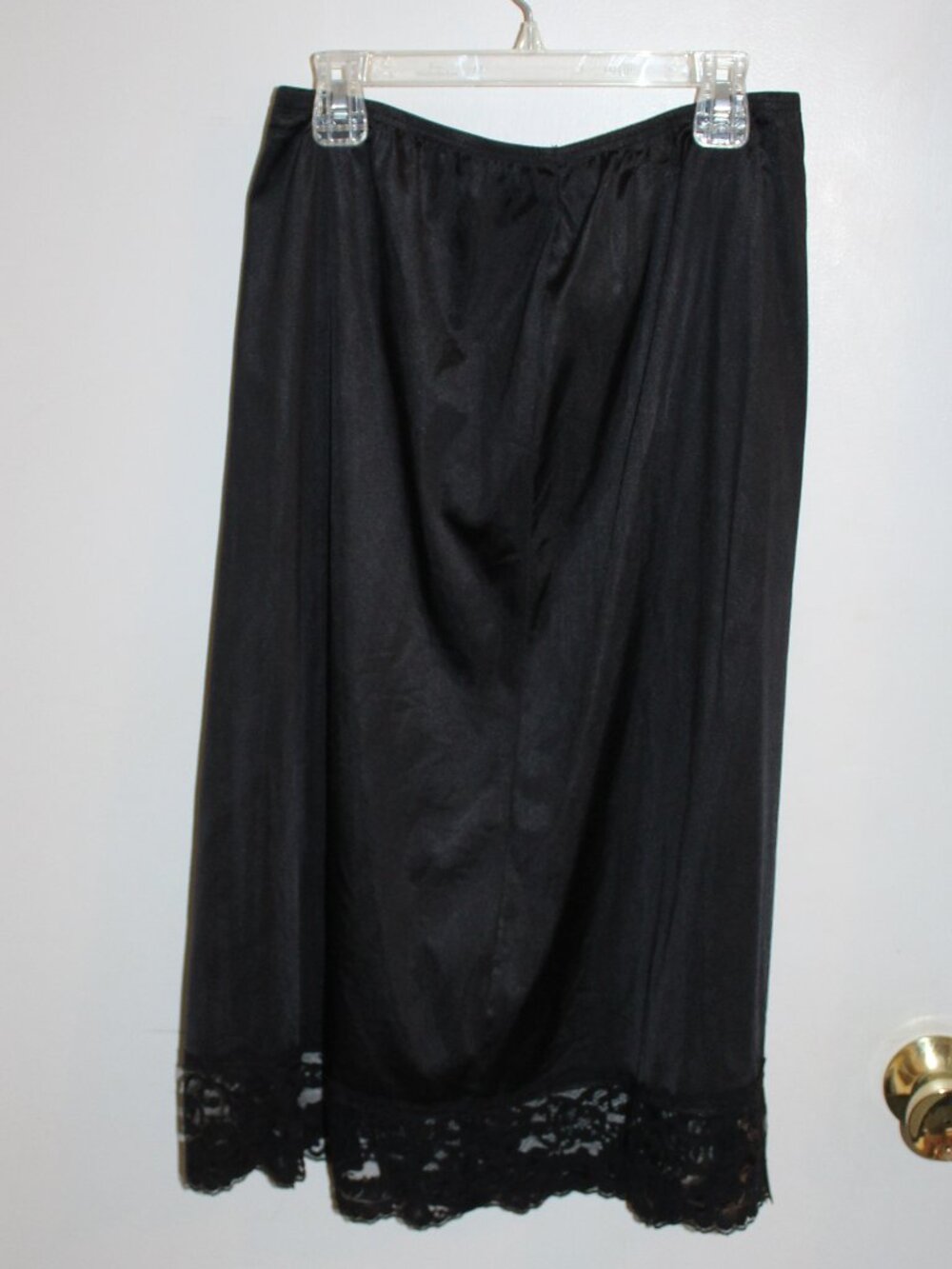 Vassarette Women's Slip Skirt Size L Black Nylon Lace Trim 28" - Picture 3 of 3